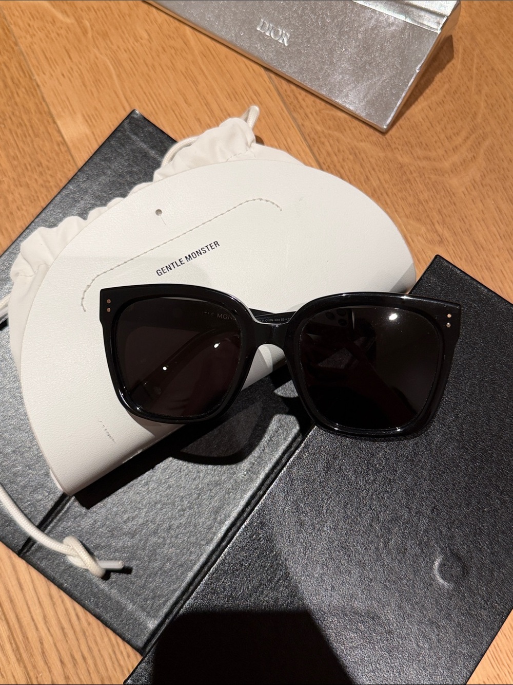 JENNIE x GENTLE MONSTER Black Oversized Cat-Eye Sunglasses